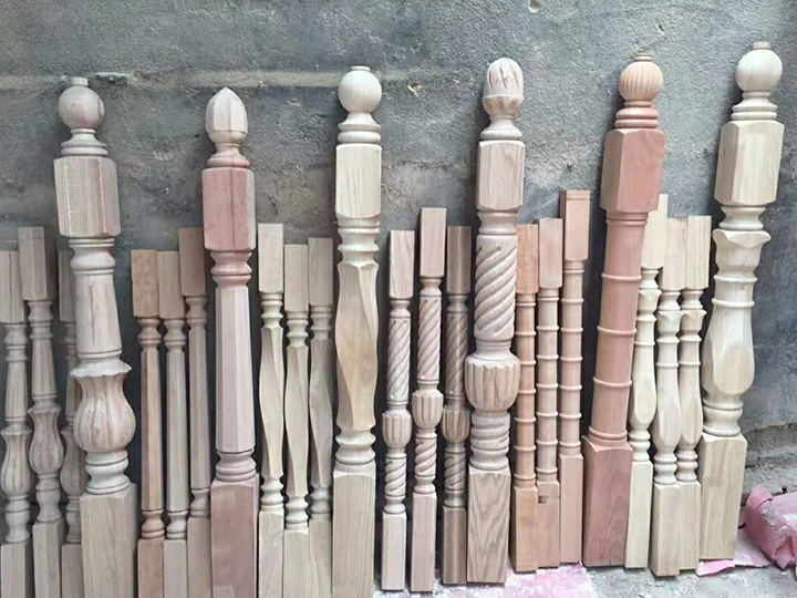 帶自動送料器的多功能數(shù)控木工車床