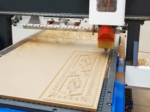 5'x10' 線性自動換刀數(shù)控雕刻機，用于浮雕