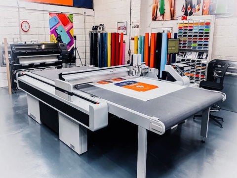 用于印刷、廣告、營銷的數(shù)字平板切割機(jī)