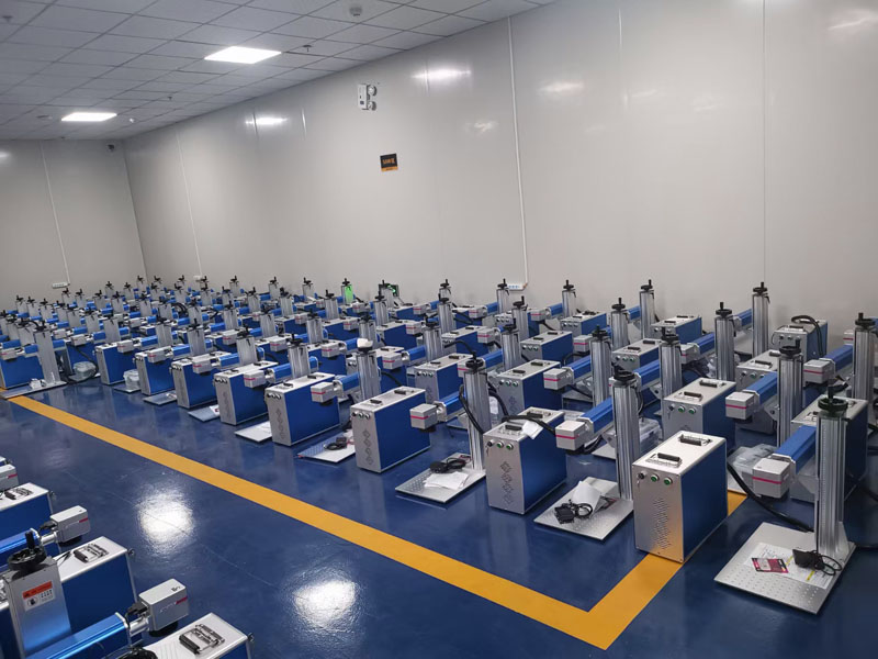 經(jīng)濟(jì)實(shí)惠的光纖激光雕刻機(jī)，用于彩色標(biāo)記