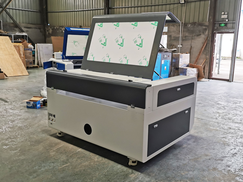 丹麥 STJ1390 帶空氣過濾器的激光切割機(jī)