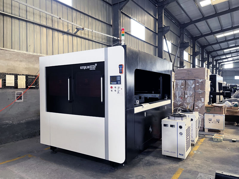 4x4 混合纖維和 CO2 金屬和木材激光切割工作臺(tái)