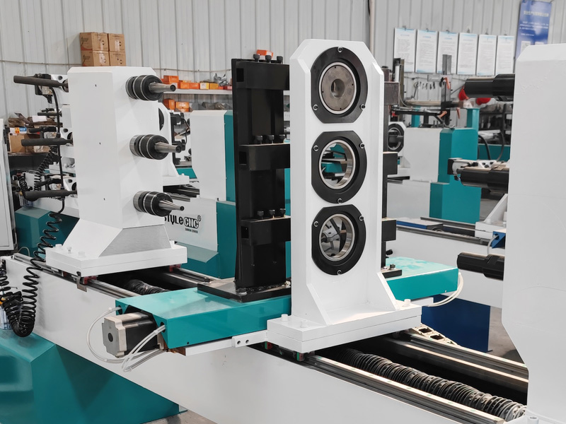 用于仿形車(chē)削的多軸數(shù)控木工車(chē)床