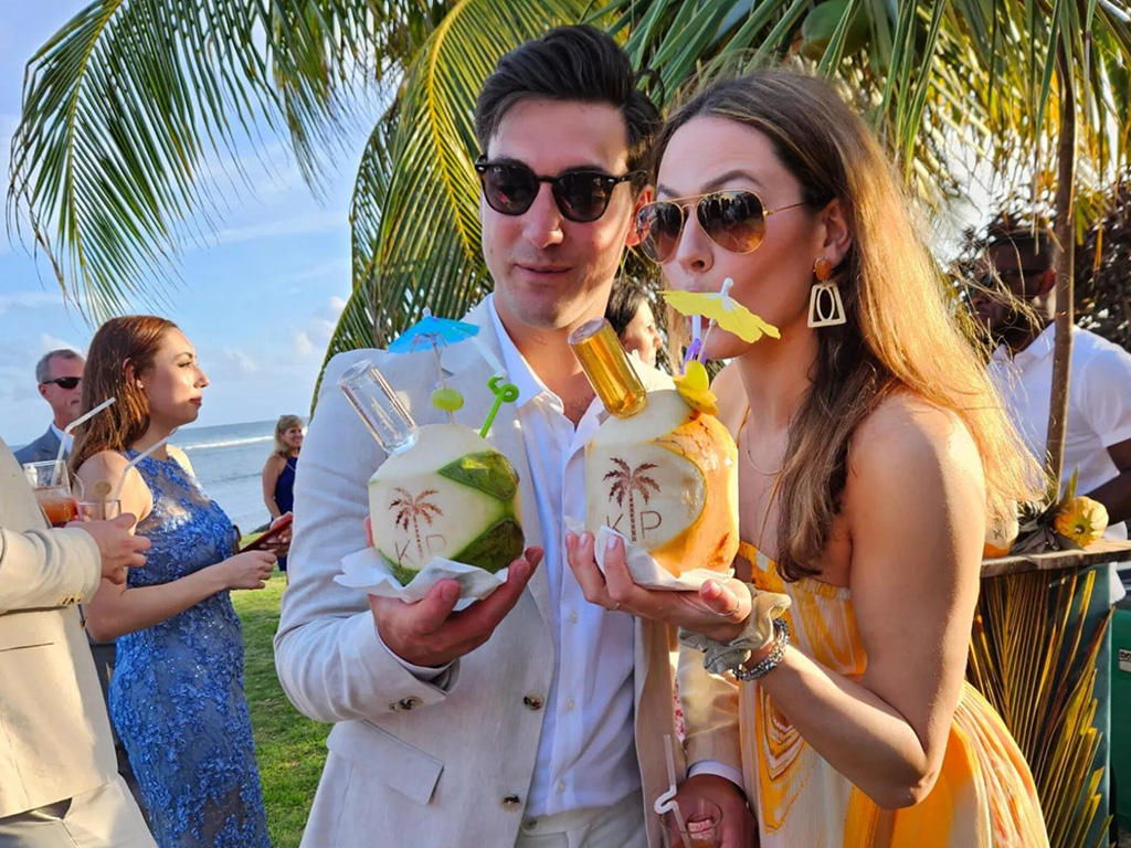 激光雕刻的椰子