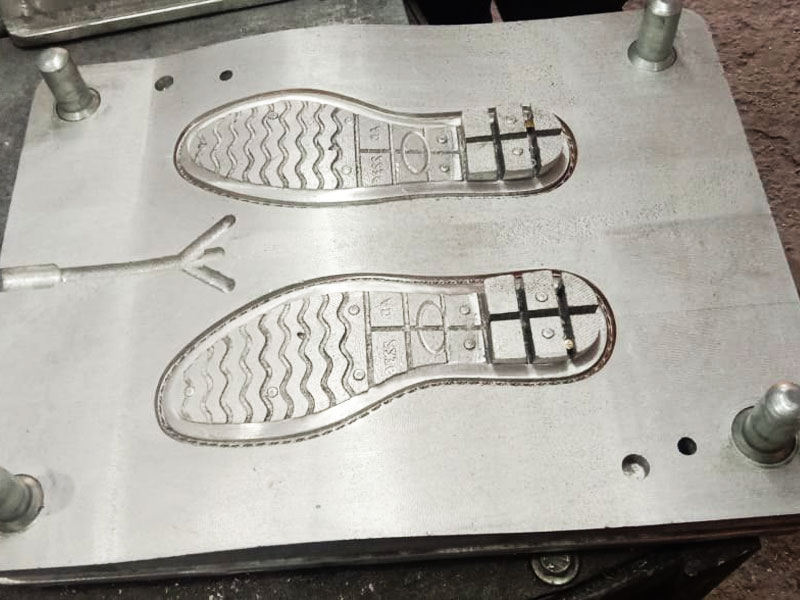 鞋用數(shù)控成型機樣品 鞋用數(shù)控成型機樣品