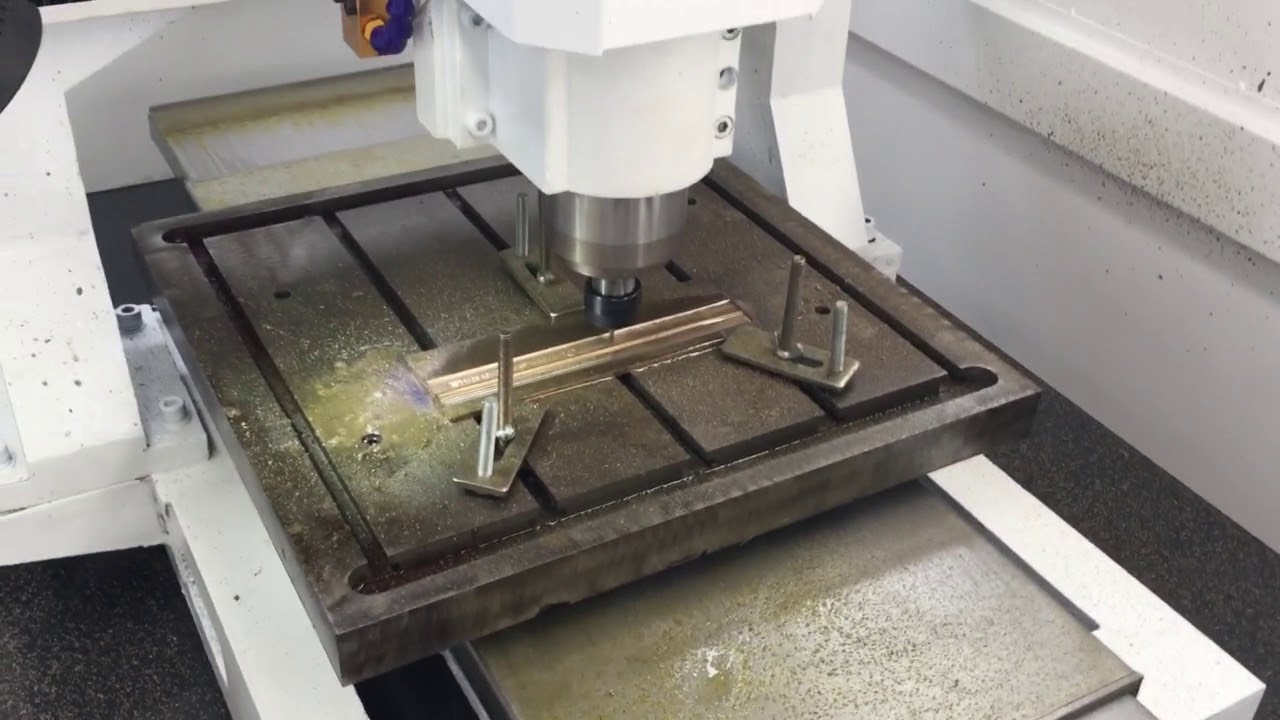 帶移動(dòng)工作臺(tái)的黃銅、銅、金屬雕刻機(jī)