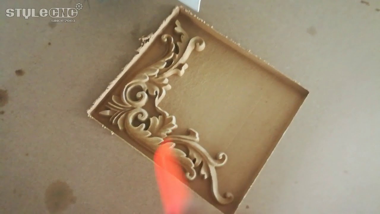 4x8數(shù)控木工雕刻機(jī) 3D 使用真空吸盤進(jìn)行浮雕