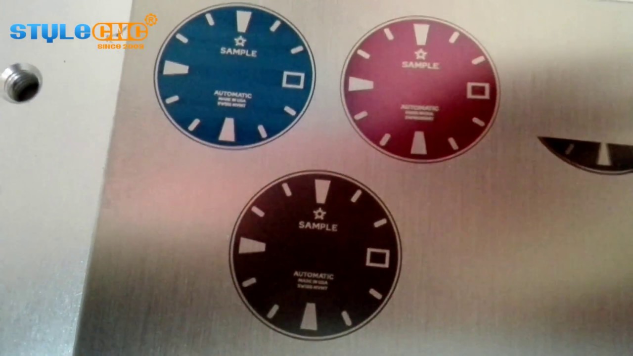 經(jīng)濟(jì)實(shí)惠的光纖激光雕刻機(jī)，用于彩色標(biāo)記