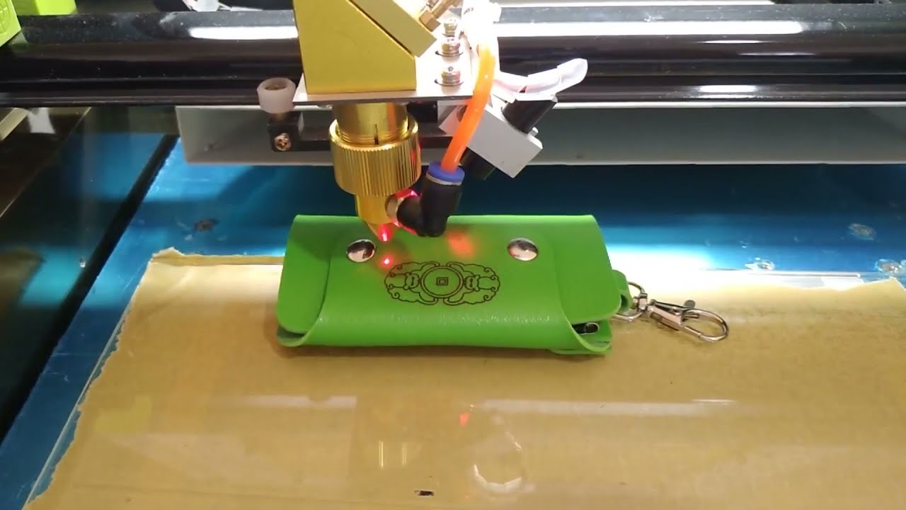 價(jià)格實(shí)惠的激光雕刻機(jī)，適用于皮革、織物、紙張、牛仔褲