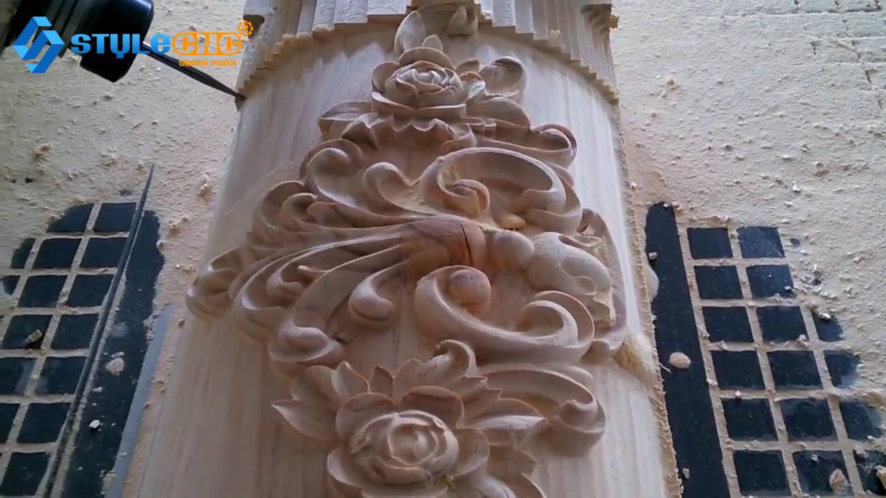 帶自動(dòng)換刀裝置的四軸自動(dòng)換刀數(shù)控雕刻機(jī)