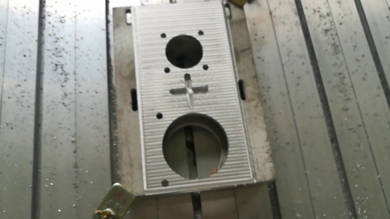 用于定制鋁加工部件的數(shù)控雕刻機