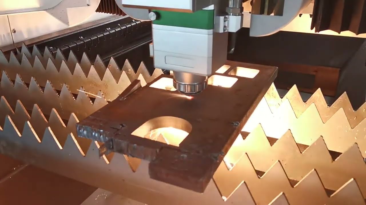 用于汽車配件的光纖激光金屬切割機(jī)